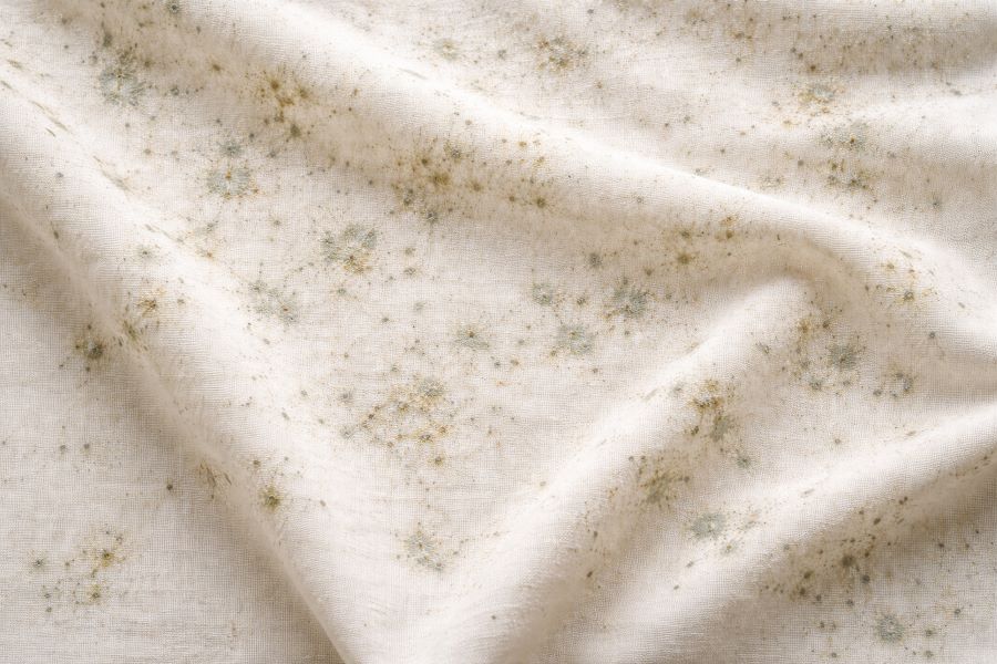 Stockflecken von Stoff entfernen